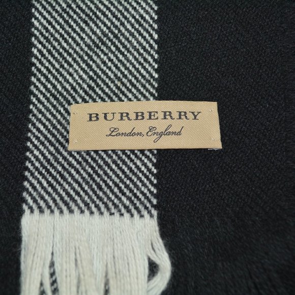 NWT BURBERRY HALF MEGA FASHION CHECK WOOL FRINGE SCARF - Picture 11 of 11